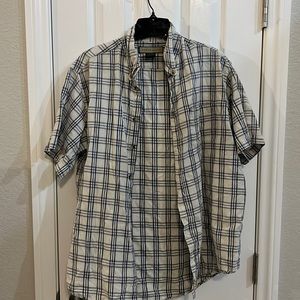 🏷️3 for $10🛍️ Men’s Short sleeve button up shirt